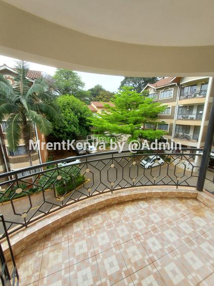 3 Bed Apartment with En Suite in Riverside